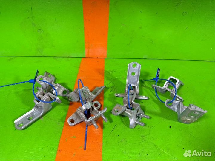 Петля двери Mitsubishi Lancer 4A91 2010