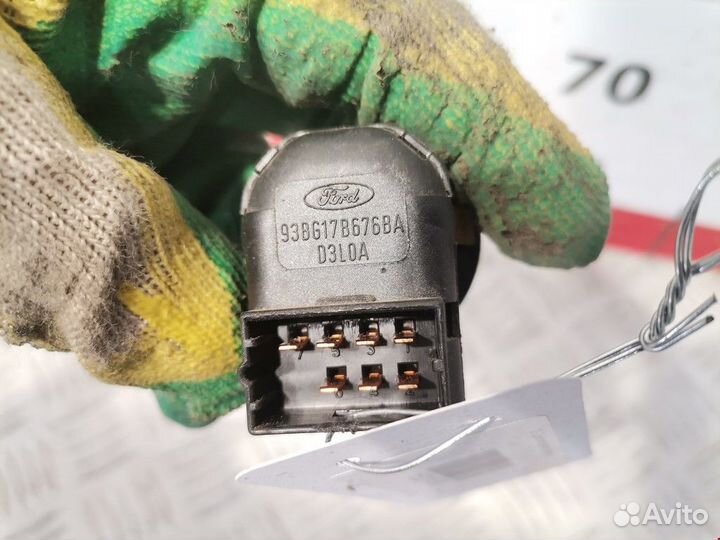 Кнопка (выключатель) Ford Focus 1998 4495427