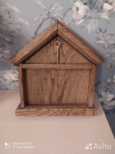 Ключница настенная из дерева