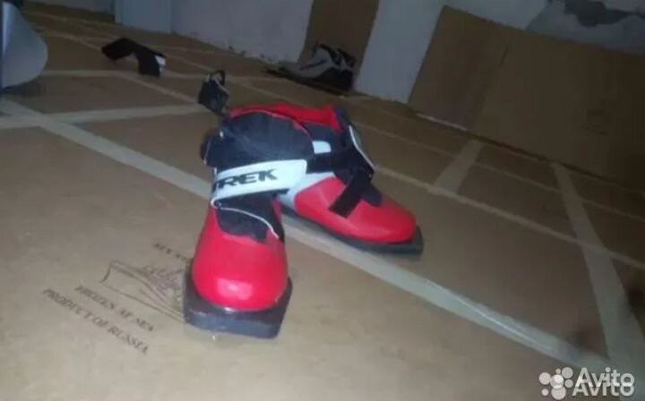 Продам беговые лыжи(детские и взрослые), ботинки