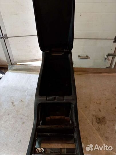 Подлокотник Mercedes E-class W210