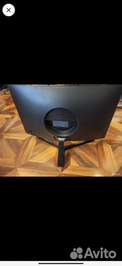 Изогнутый монитор Самсунг