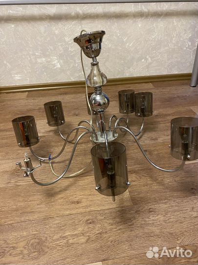 Продам люстру