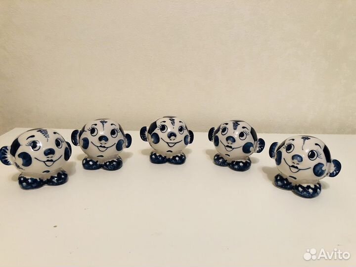 Продаю посуду и фигурки гжель