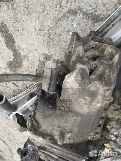 МКПП (механическая коробка переключения передач) V