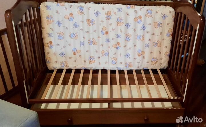 Детская кроватка