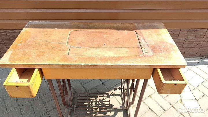 Швейная машинка ножная