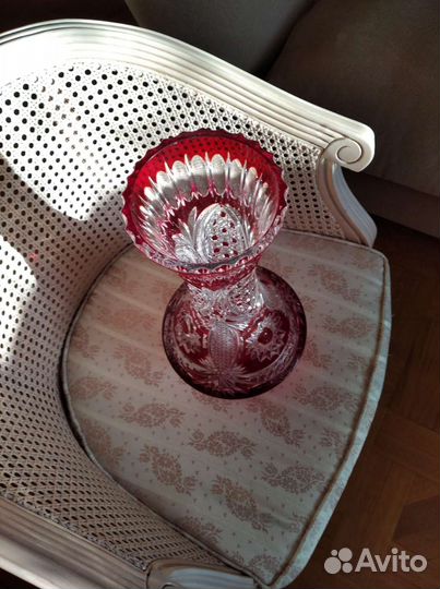 Хрустальная ваза прошлого столетия