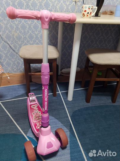 Самокат детский трехколесный для девочки