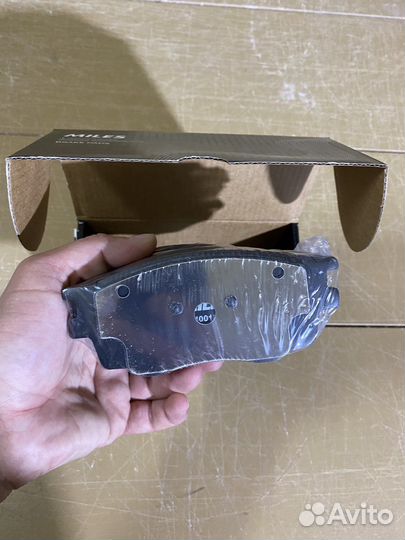 Miles, Комплект передних тормозных колодок,Mazda 6