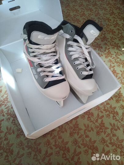 Коньки хоккейные вратарские 43