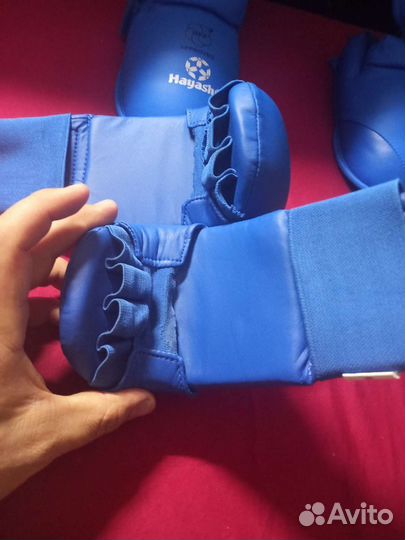 Перчатки, футы