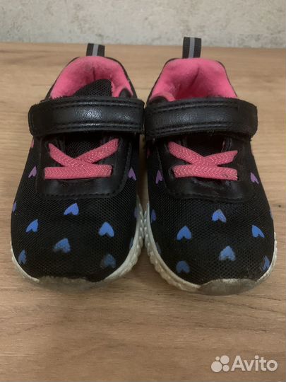 Кроссовки 22