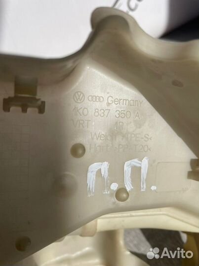 Накладка замка двери передняя правая Volkswagen