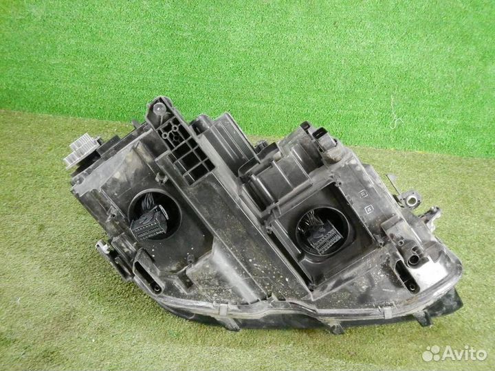 Фара левая Volkswagen Tiguan