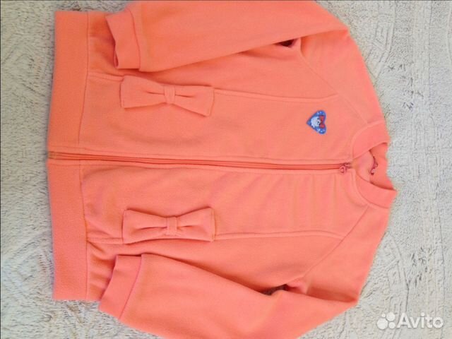Продам флисовую ветровку для девочки