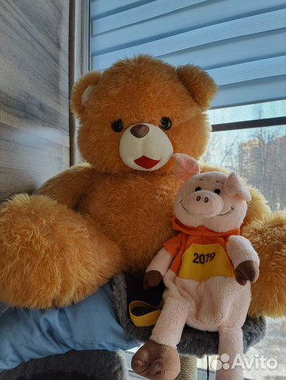 Плюшевый медведь 65см и Пятачок