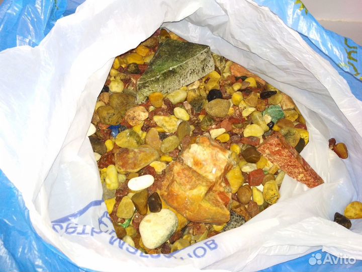 Аквариум 65 л + компрессор + грунт и декорации