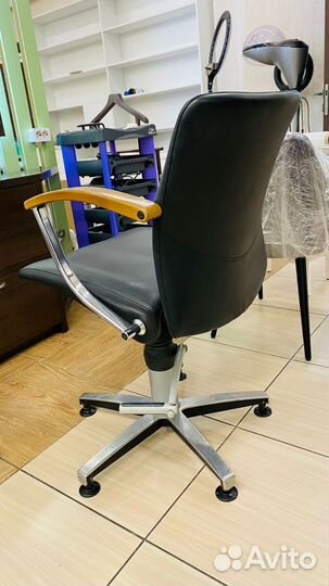 Парикмахерское кресло бу