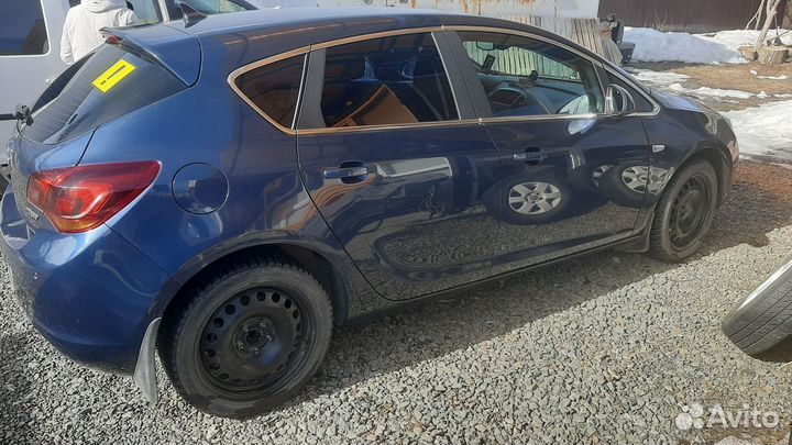 Opel Astra 1.6 AT, 2010, битый, 110 000 км