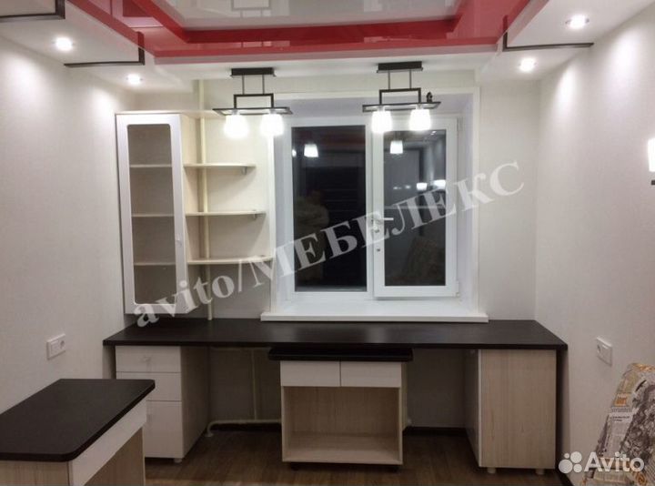 Рабочая зона у окна