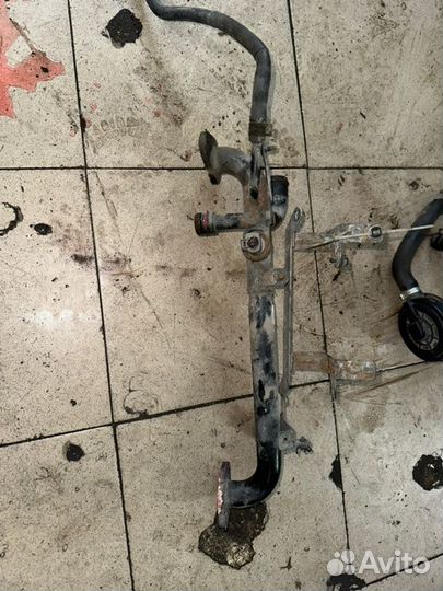 Трубка охлаждения двигателя Volkswagen Touareg 4.2