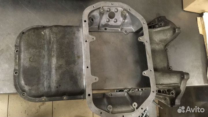 Масляный поддон toyota 3UZ-FE