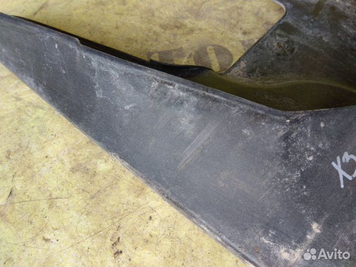 Брызговик передний левый Bmw X3 F25 2010-2017