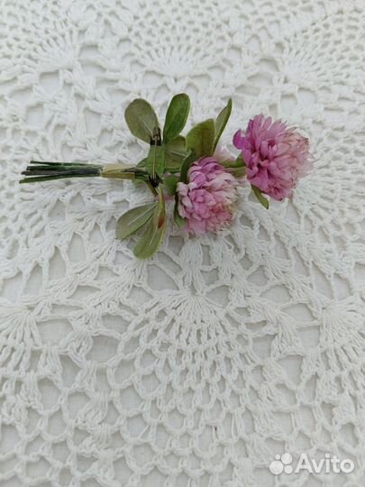 Брошь цветок из шелка