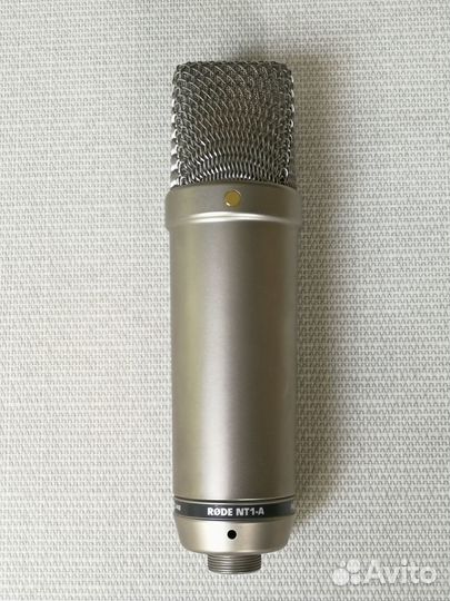 Микрофон Rode NT1-A (произведен до 2010 года)