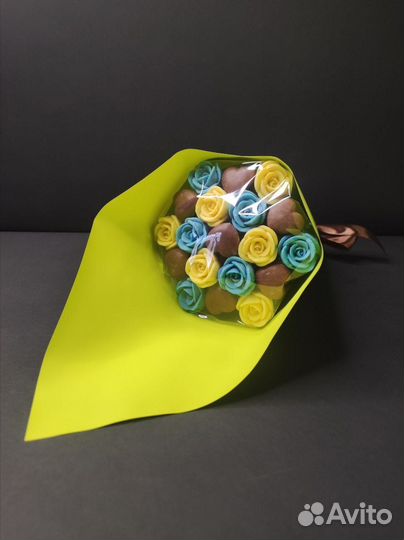 Шоколадные Розы и Сердца - 19 шт в Букете