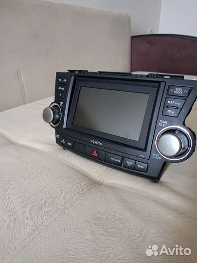 Продам автомагнитолу Toyota Highlander 2013