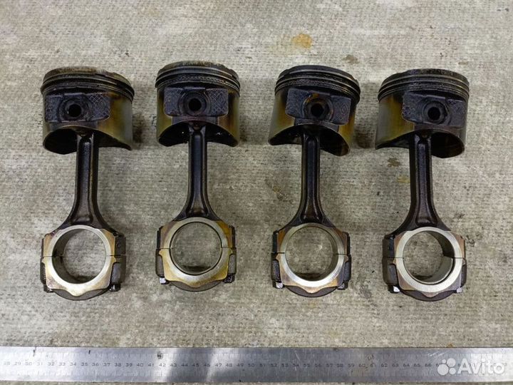 Поршень в сборе с шатуном Renault Megane 2 K4M