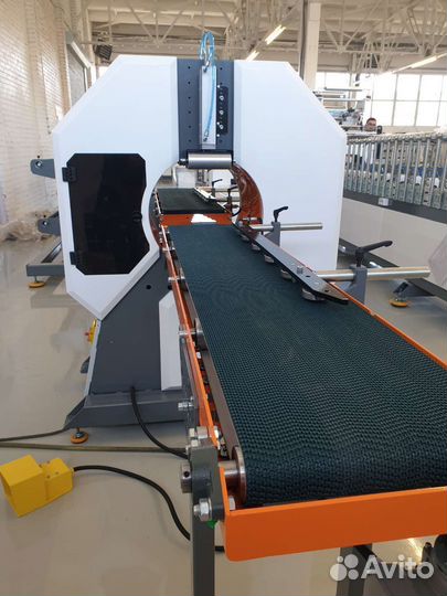 Горизонтальный упаковщик (орбитальный обмотчик)