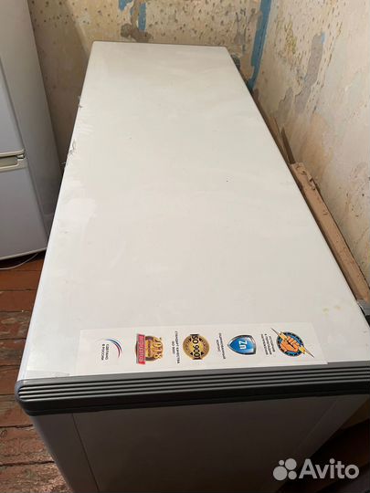 Морозильный ларь с глухой крышкой