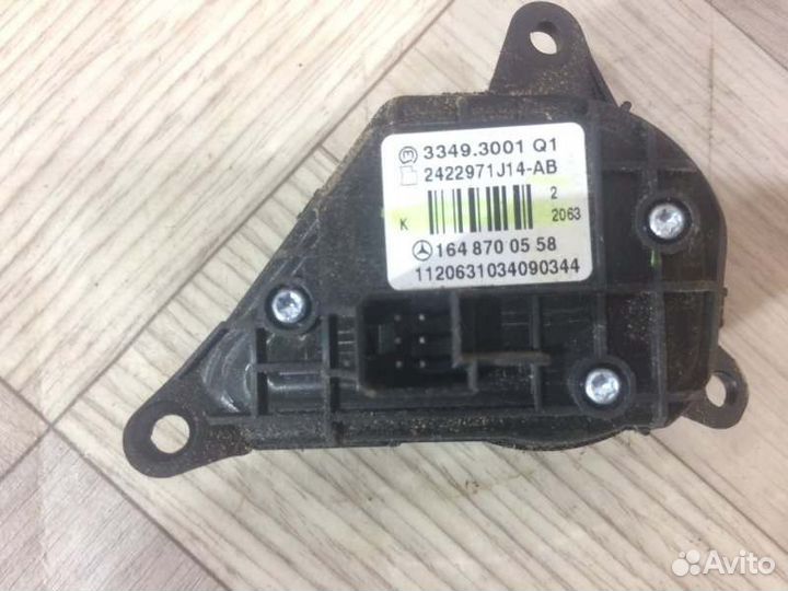 Кнопка в руль Mercedes-Benz Gl-Class X164