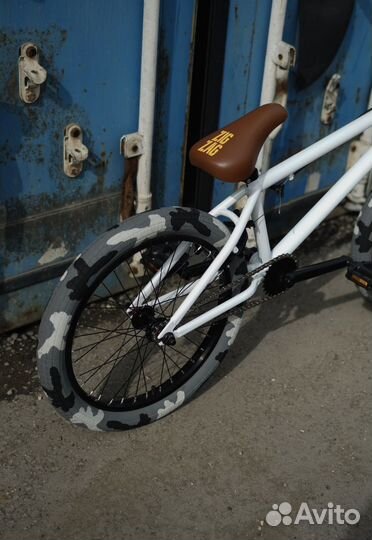 Трюковой велосипед BMX