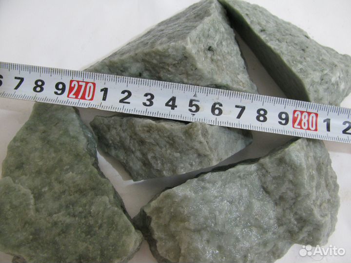 Жадеит (сырье, обрезки)