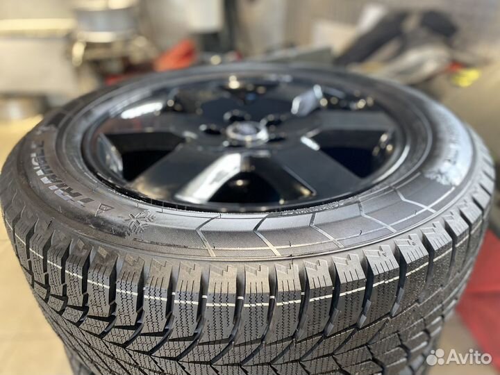 Колеса r19 на Land Rover оригинал, новые шины