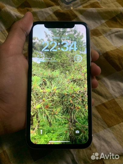 iPhone XR white 64 gb