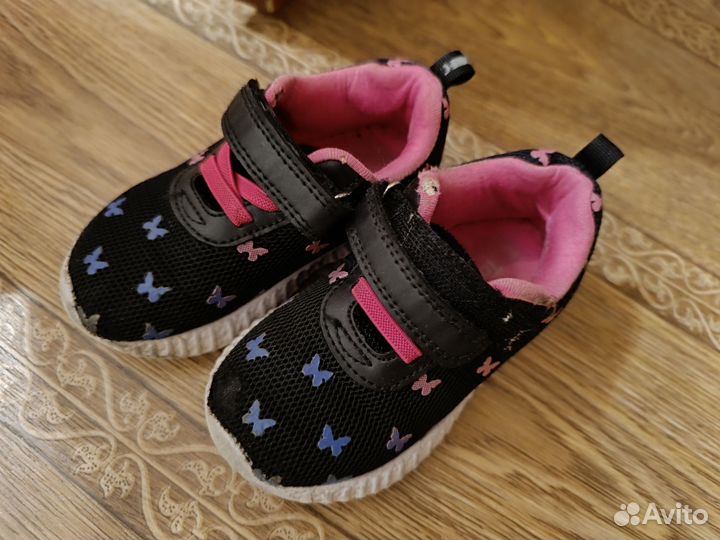 Кроссовки детские