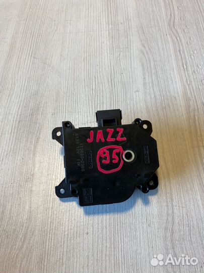 Моторчик заслонки отопителя Honda Jazz L13Z2