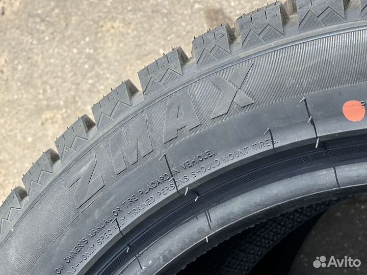 Zmax Winternova Stud II 215/45 R17 96U