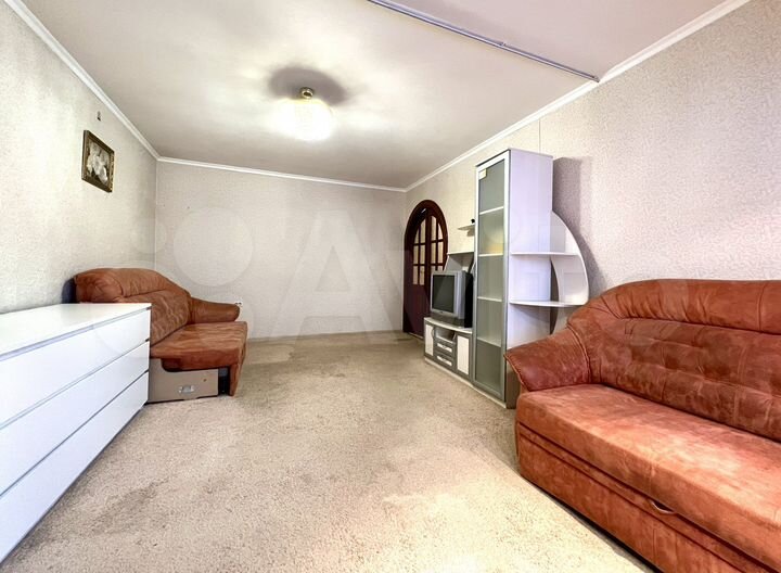 2-к. квартира, 50 м², 1/9 эт.