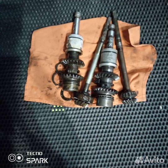 Продам 2 редуктора