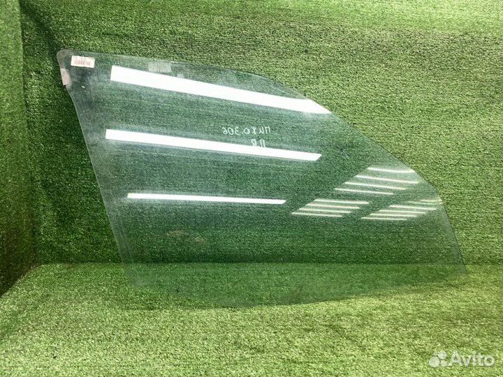 Стекло двери переднее правое Peugeot 306
