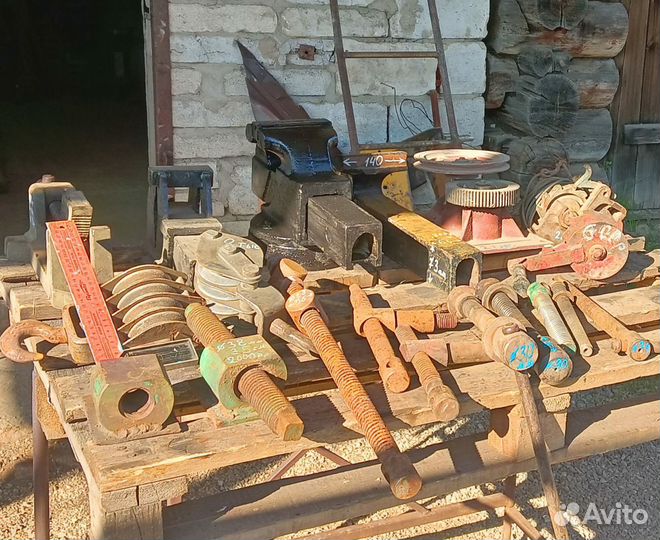 Тиски. Лебёдка полиспас. Винты, редуктор