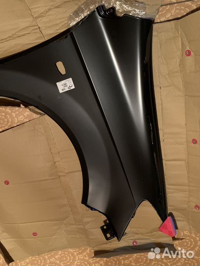 Крыло переднее левое