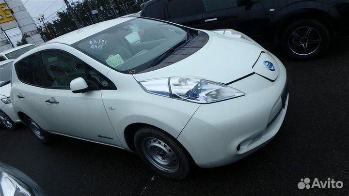 Защита бампера передняя Nissan Leaf ZE0 EM61 2014