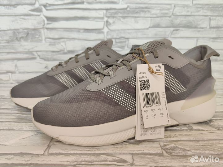 Кроссовки мужские Adidas Avryn 44